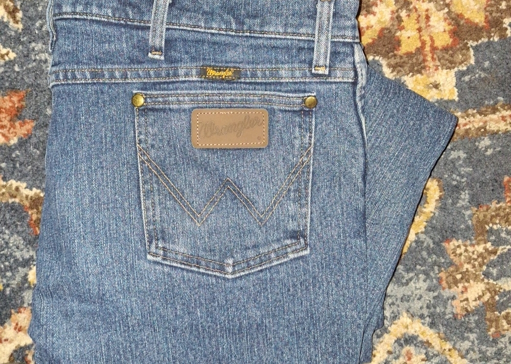 Wrangler Men's Slim Jeans in Classic Blue